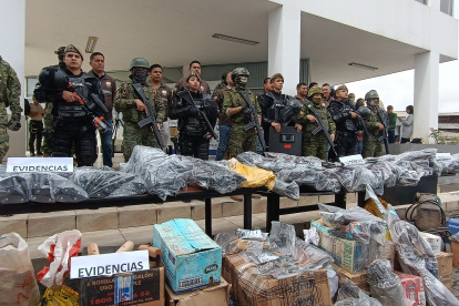 Más de 100 armas artesanales de diferente calibre fueron decomisadas en taller clandestino de Cuenca.