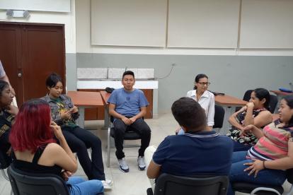 Preparación. En la UCSG se desarrollan talleres para tratar estudiantes con diversas necesidades educativas.
