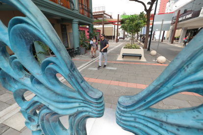 Entorno. Los negocios, sobre todo los de gastronomía, le dan dinamismo a la calle Panamá. A diario llegan familias y trabajadores de los alrededores a la vía, que tuvo una regeneración.