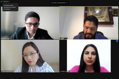 El legislador socialcristiano, Otto Vera, preside la mesa de Enmiendas Constitucionales.