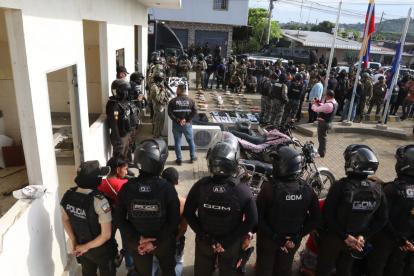 En la zona residencial hay un amplio despliegue policial y militar