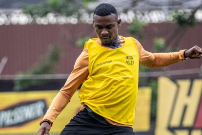 El volante Dixon Arroyo no cumplió con su jornada regular de entrenamiento con Barcelona.