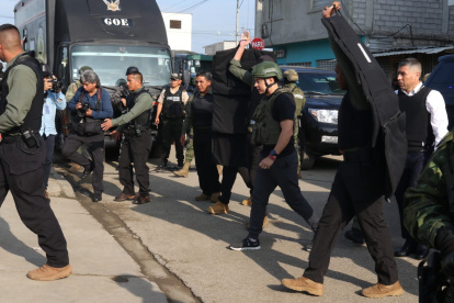 Daniel Noboa llegando a Socio Vivienda 2.