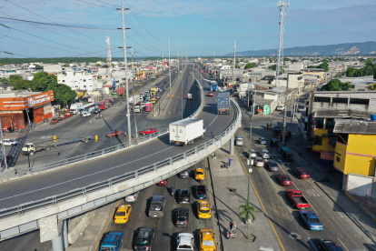 1. Utilidad. Diferentes conductores denuncian que se le da poco uso al puente debido a los robos que se registran