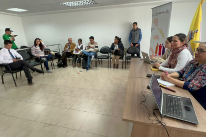 Explicación. Representantes de Fiets, activistas y funcionarios asistieron a la socialización del proyecto en la Judicatura de Cotopaxi.