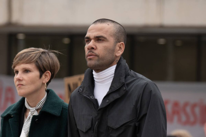 El exfutbolista Dani Alves acudió a la Audiencia en Barcelona, tras su salida de la cárcel