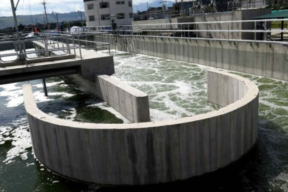 Esta planta procesa 100 litros de agua por segundo, con tecnología de punta.