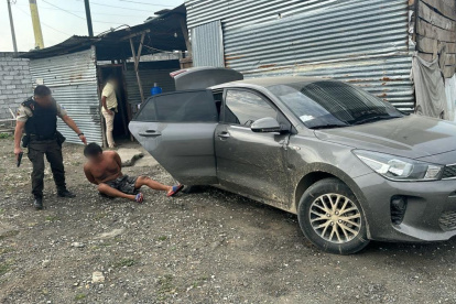 La Policía capturó a dos implicados junto al vehículo en el que se movilizaban y este sábado detuvieron a otro sospechoso.