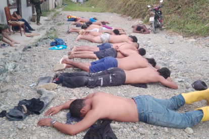 9 armas de fuego y material explosivo fueron hallados como indicios tras el operativo.