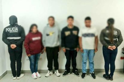 Tres hombres y una mujer fueron detenidos por la Policía.