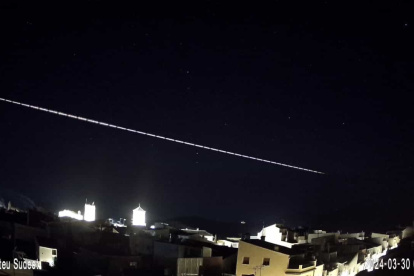 n bólido artificial, posiblemente un misil balístico, sobrevoló el este de España hasta perderse en el mar.