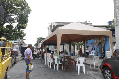 Se realiza el velorio de las víctimas de la masacre en el Guasmo sur.