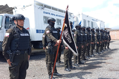 Un centenar de policías operan en los contenedores móviles de seguridad ubicados en la frontera con Colombia.