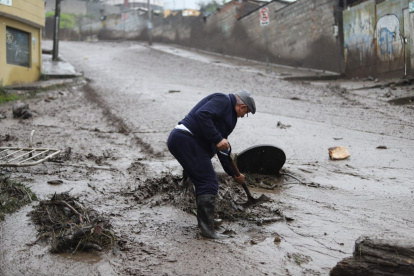 Se ha solicitado a la ciudadanía que guarde los vehículos, cierre negocios y se mantengan en las casas.