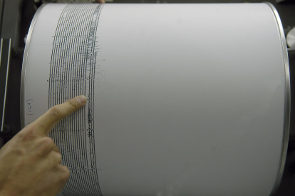 Fotografía de archivo que muestra el registro de un movimiento sísmico.