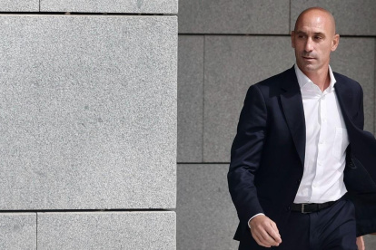 El expresidente de la Real Federación Española de Fútbol, Luis Rubiales quedó en libertad.