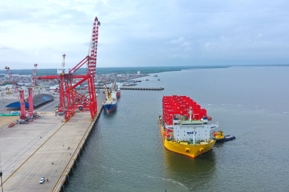 Labor.- Las actividades de comercio exterior en Puerto Bolívar, en Ecuador.