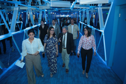 Johnny Czarninski, presidente ejecutivo, durante el recorrido por las nuevas salas.