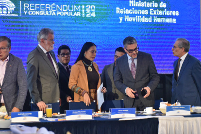 La titular del CNE explicó sobre el sistema contable durante un conversatorio sobre la consulta popular y referéndum 2024.