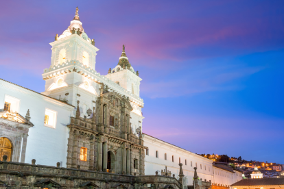 Quito es una de las ciudades donde rige el toque de queda.
