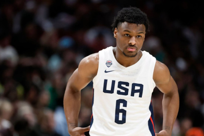 El joven basquetbolista Bronny James, hijo de LeBron juega en USC Trojans