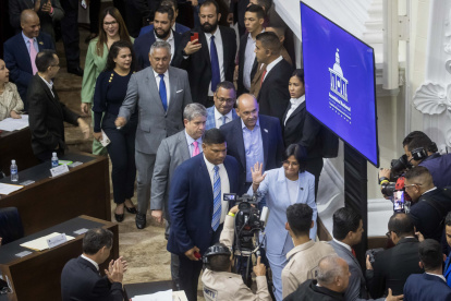 El Gobierno de Venezuela presentó este martes ante la Asamblea Nacional (AN, Parlamento) -controlada por el chavismo- el "proyecto de ley contra el fascismo.