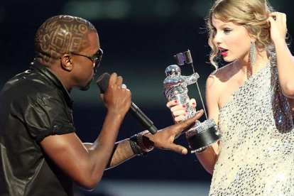 Kanye West y Taylor Swift en los VMA"s de 2009