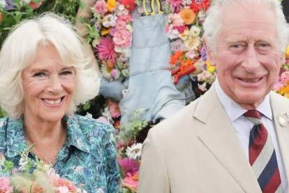 Los reyes Camila y Carlos.