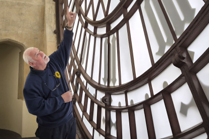 Oficial. “Estamos muy orgullosos de lo que hemos logrado”, resalta Ian Westworth, el relojero del Gran Reloj en la sala de máquinas.
