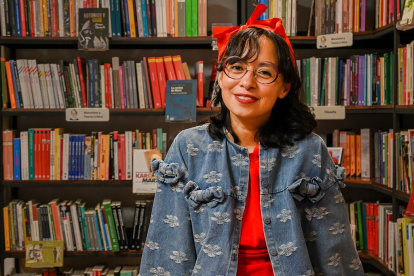 Estudió Sociología y Economía en la Universidad Nacional Autónoma de México y tiene una maestría en Estudios de Género, Mujeres y Ciudadanía de la Universidad de Barcelona.