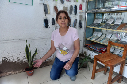 Los afectados del aluvión tuvieron que empezar de cero para recuperar sus negocios sin la ayuda de las autoridades.