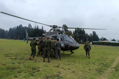 Atención. Luego de reportarse el hecho, el militar fue trasladado a un hospital en la capital.