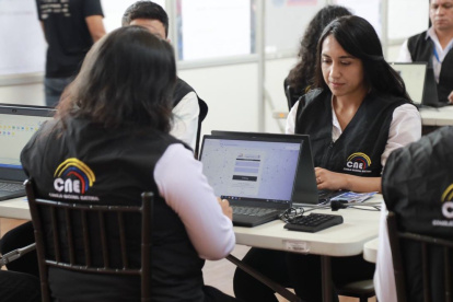 El 6 de abril se realizó un simulacro de la consulta popular y referéndum en el exterior.