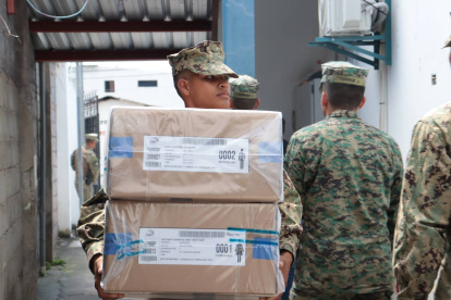 El CNE inició con el envío de material electoral a las distintas provincias.