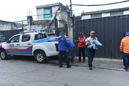 Ayuda. Los afectados reciben kits de alimentos y de higiene.