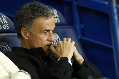 Luis Enrique, al frente del PSG, enfrentará a su exequipo, Barcelona.