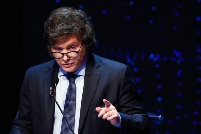 El presidente argentino, Javier Milei, anunció que por el bajo riesgo país podría volver al mercado de deuda.