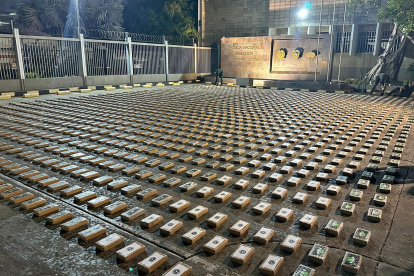 Este 8 de abril de 2024 de dos toneladas de cocaína fueron incautadas de un cargamento de cacao en Cartagena (Colombia).