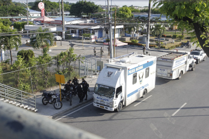 Se mantiene la custodia y vigilancia de Jorge Glass en el Hospital Naval, en el sur de Guayaquil.