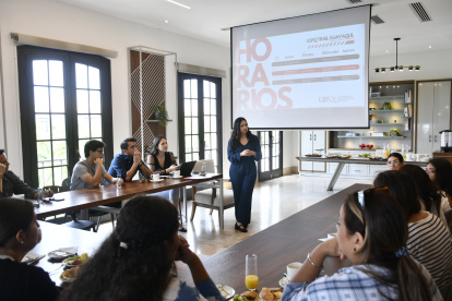 Capacidad. El programa se desarrollará en un aula con los recursos necesarios para la nivelación académica en cinco asignaturas