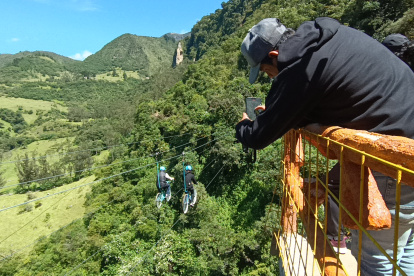 El Chorro de Girón es un centro turístico que ofrece actividades de aventura y contacto con la naturaleza.