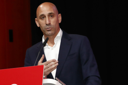Luis Rubiales, expresidente de la Real Federación de Fútbol Española, será parte de una investigación de actos corruptos