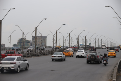 Ministerio de Transporte retira propaganda electoral