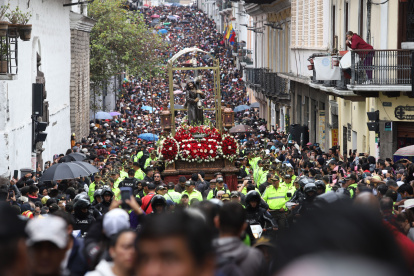 La procesión Jesús del Gran Poder atrajo a los turistas