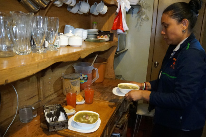 En el restaurante ubicado en el norte de Quito el precio del almuerzo se mantiene en 3 dólares.