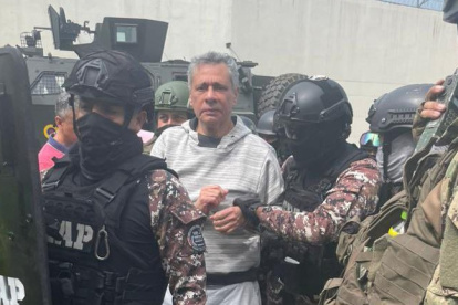 Jorge Glas fue detenido en medio de un considerado despliegue policial y militar.