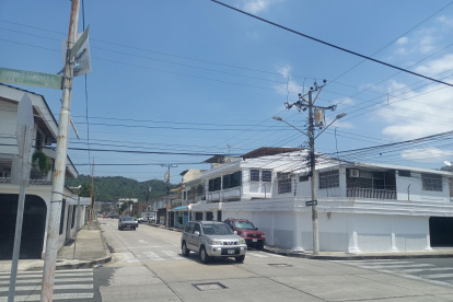 Tránsito. En la calles Ficus y Tercera las señaléticas son irrespetadas.