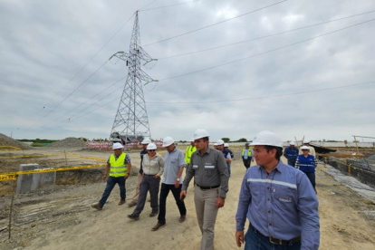 Funcionarios inspeccionaron el avance de la subestación Posorja.