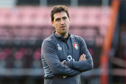 Andoni Iraola fue galardonado como el mejor entrenador de marzo en la Premier league