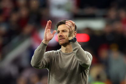 El entrenador español, Xabi Alonso reconoce que pueden quedar campeones sin embargo los festejos serán al final de la temporada